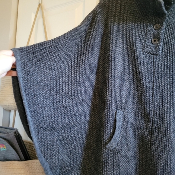 April Marin 100% Wool Poncho Sweater Charcoal Grey Button Pocket Osfm One Size - Picture 3 of 7